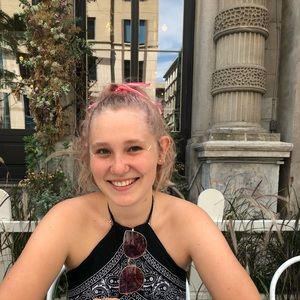 Meet your Posher, Alia